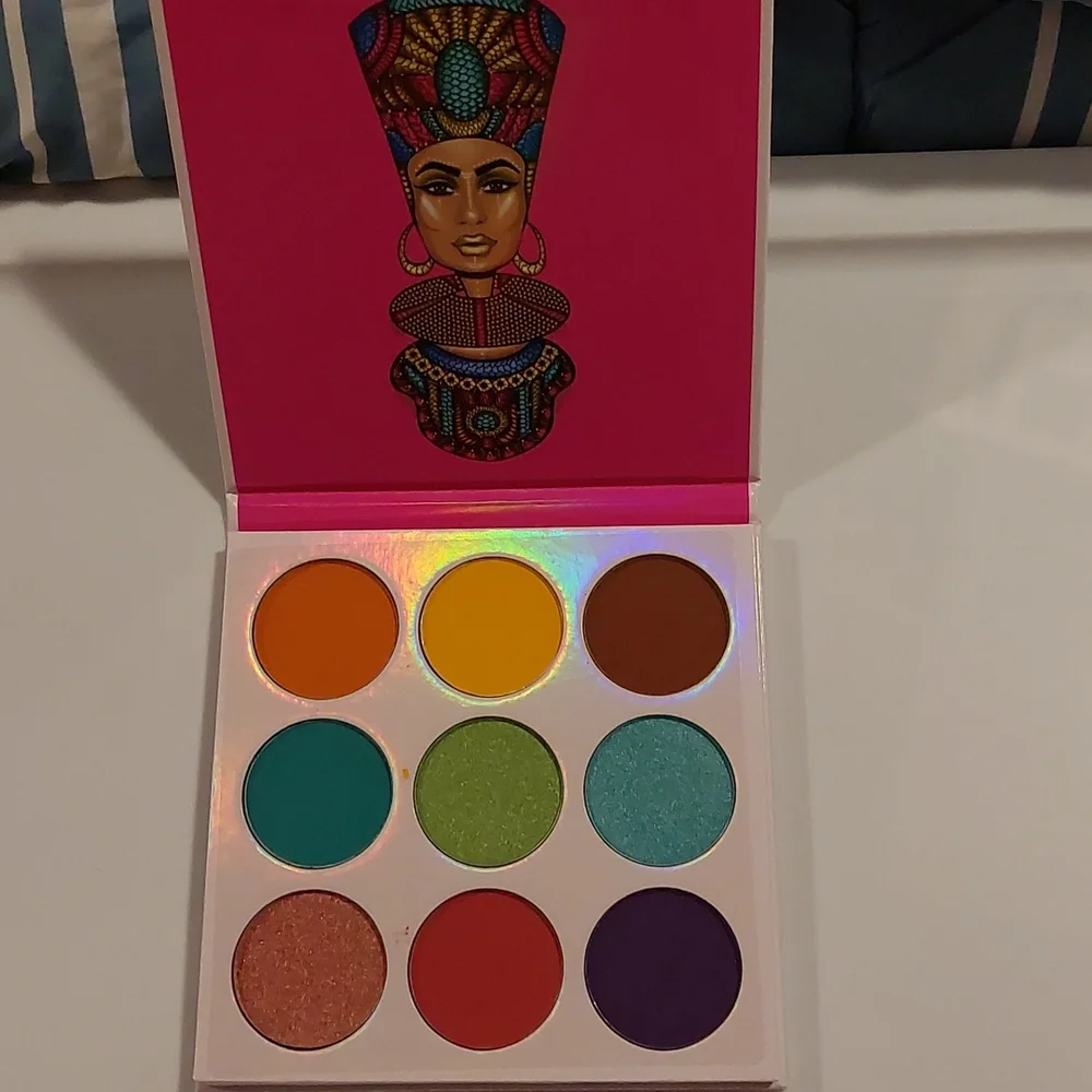 Assorted Makeup - Picture 5 of 11